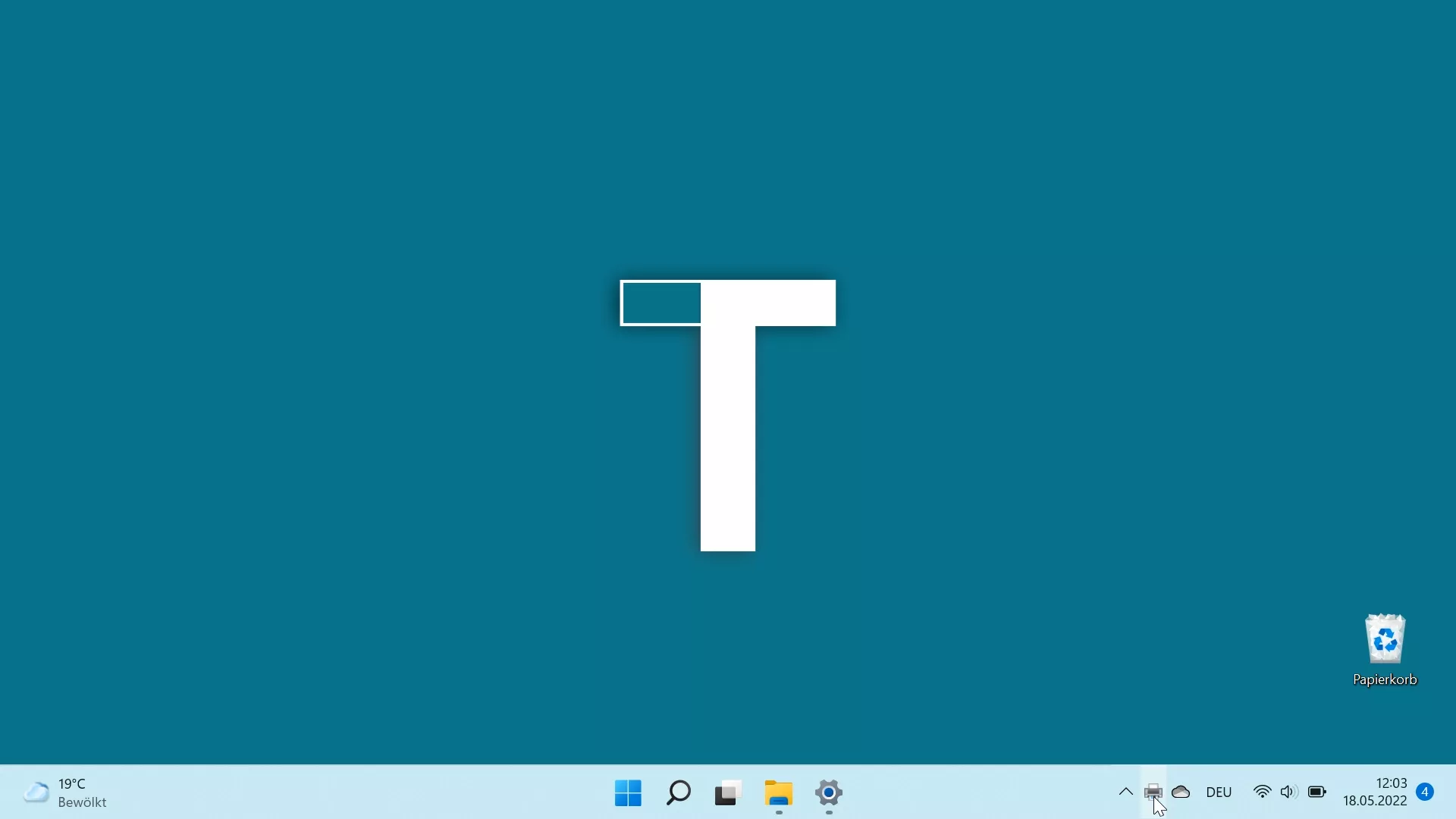 Druckauftrag über Taskleiste abbrechen – Windows 11: Schritt 1 – Druckersymbol in Taskleiste antippen